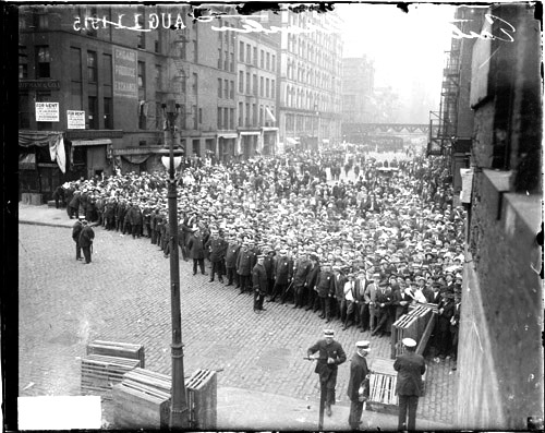 Eastland Disaster, crowd