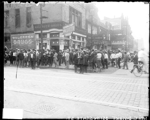 Chicago Race Riot, Walgreen Drugs
